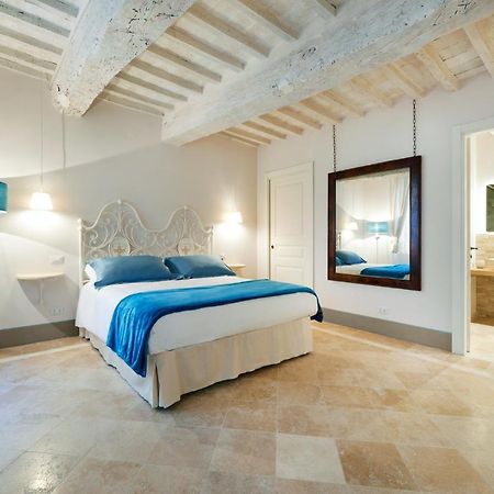 Palazzo Pio III - Residenza D'Epoca Bed & Breakfast Sarteano Exterior photo