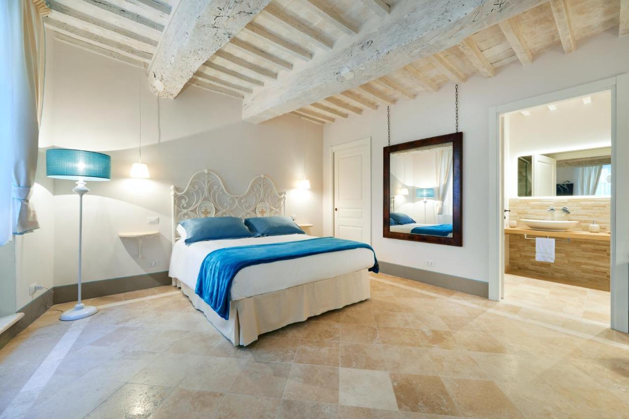 Palazzo Pio III - Residenza D'Epoca Bed & Breakfast Sarteano Exterior photo