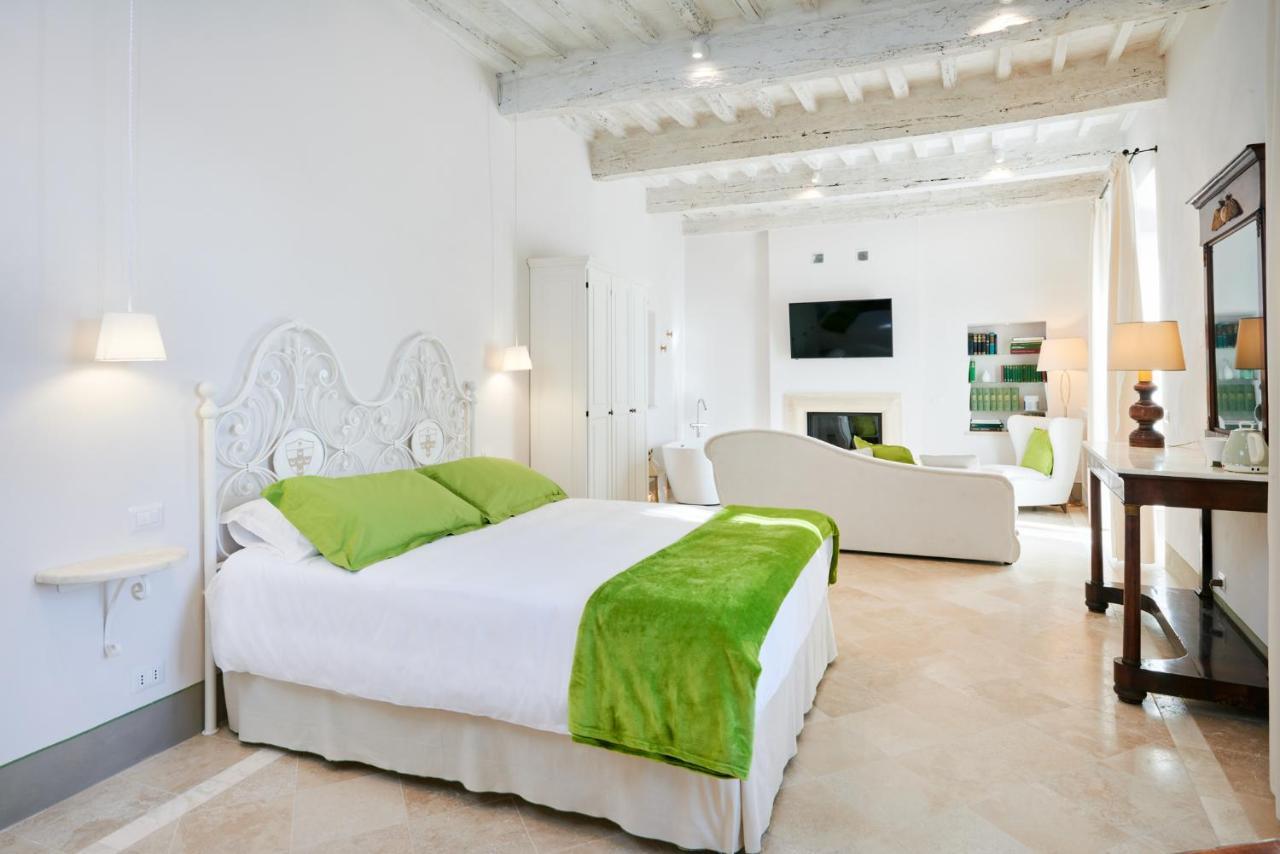 Palazzo Pio III - Residenza D'Epoca Bed & Breakfast Sarteano Exterior photo