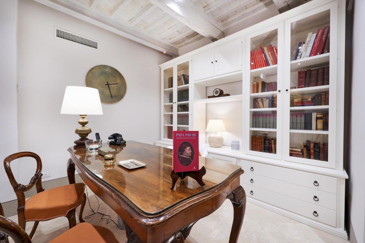 Palazzo Pio III - Residenza D'Epoca Bed & Breakfast Sarteano Exterior photo