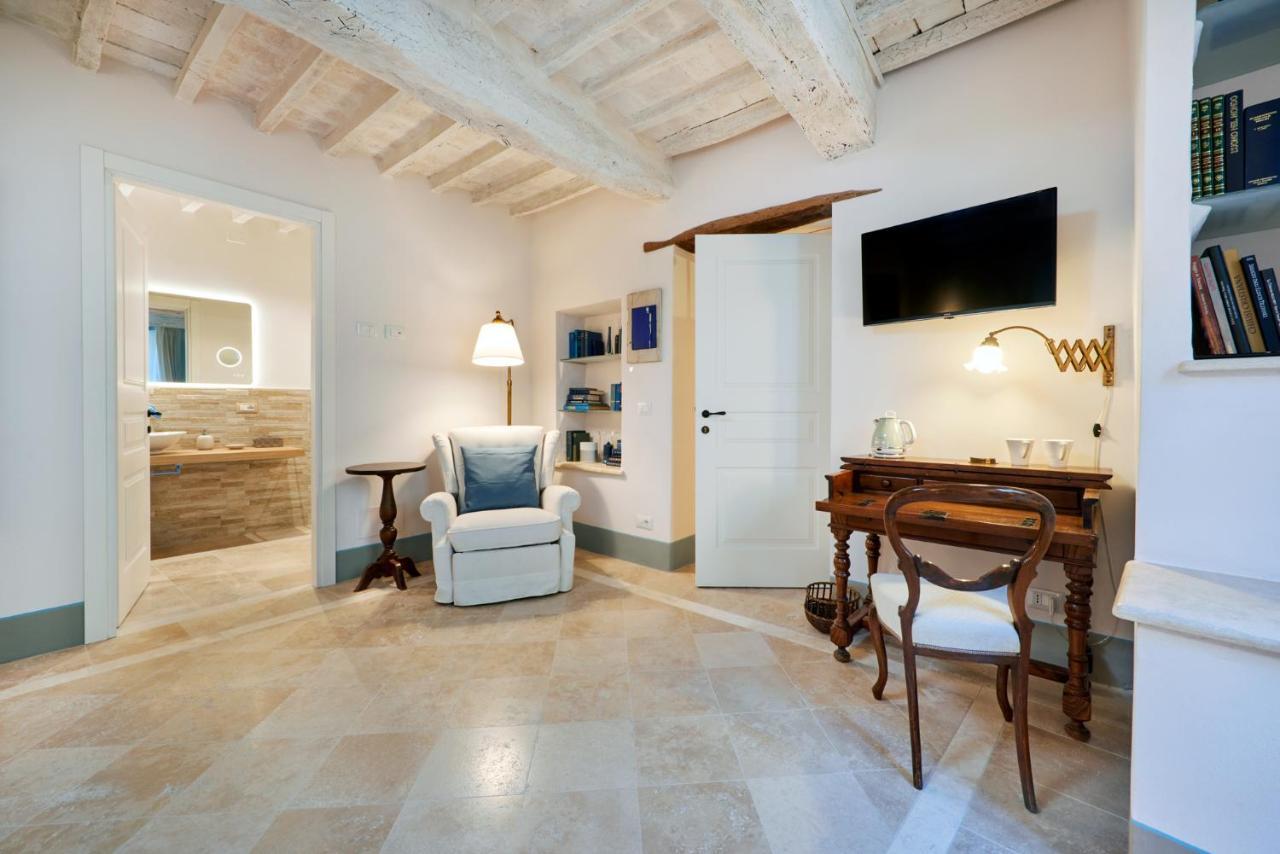 Palazzo Pio III - Residenza D'Epoca Bed & Breakfast Sarteano Exterior photo
