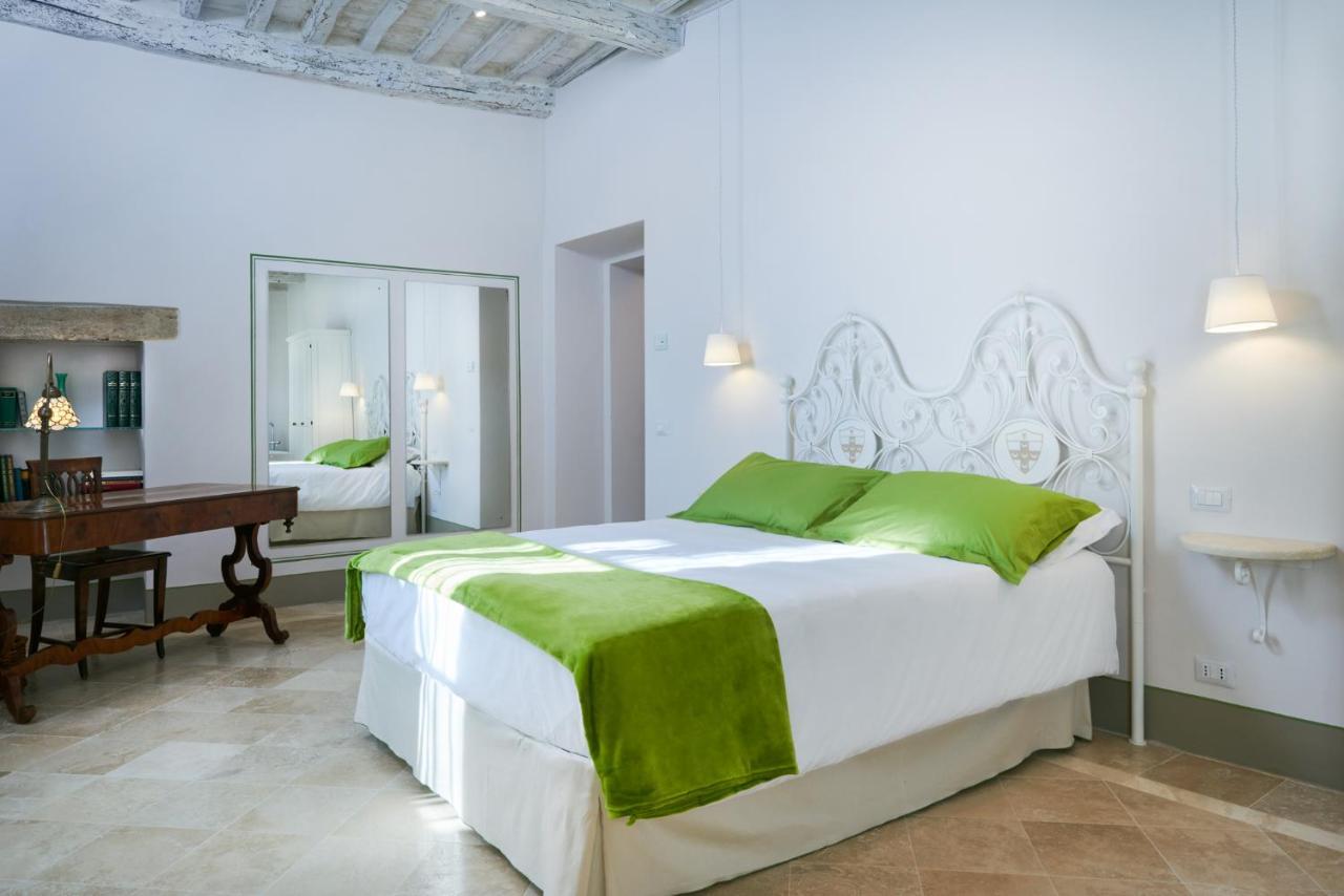 Palazzo Pio III - Residenza D'Epoca Bed & Breakfast Sarteano Exterior photo
